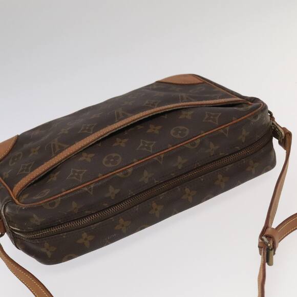 LOUIS VUITTON Monogram Trocadero 30 Shoulder Bag M51272 - Picture 6 of 13